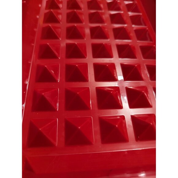 Tupperware Red 1292-1 Hot Dog Bacon Deli Meat Keeper Marinade With Lid - Picture 7 of 9